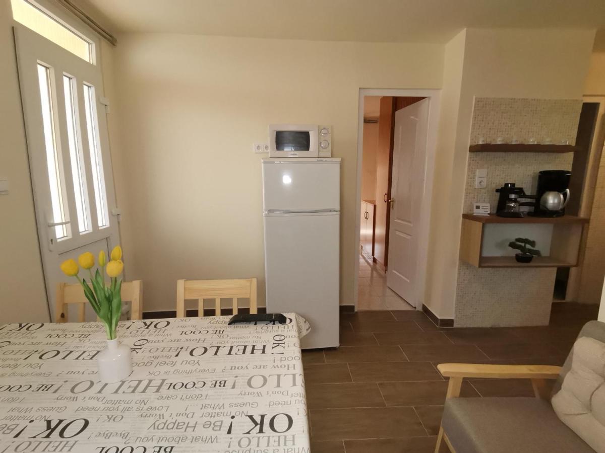 Gyoengyvirag Apartmanhaz Хайдусобосло Экстерьер фото