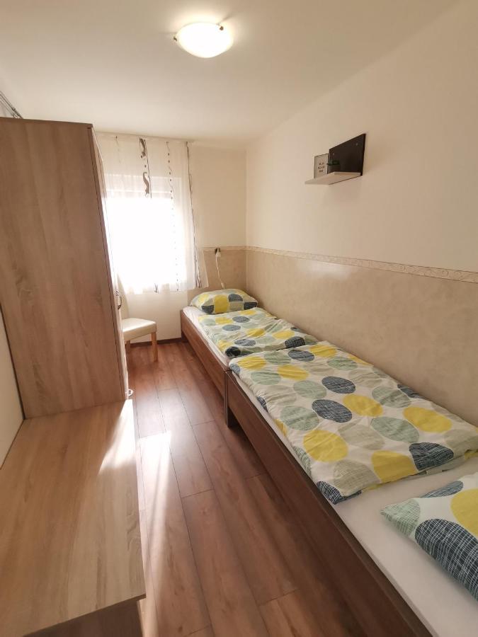 Gyoengyvirag Apartmanhaz Хайдусобосло Экстерьер фото