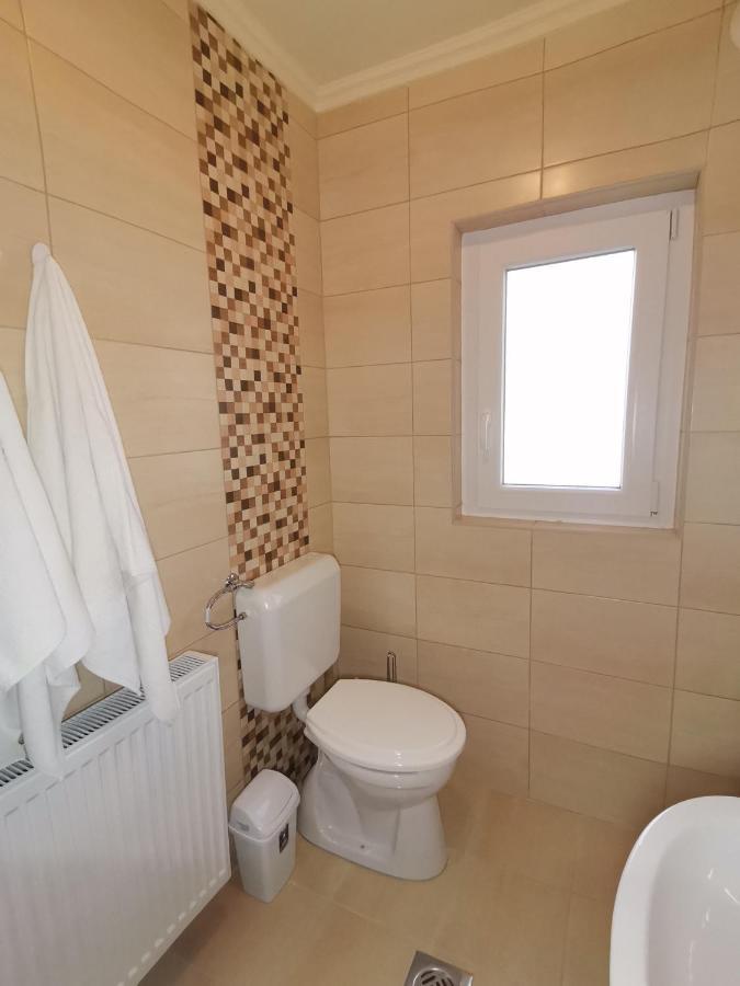 Gyoengyvirag Apartmanhaz Хайдусобосло Экстерьер фото