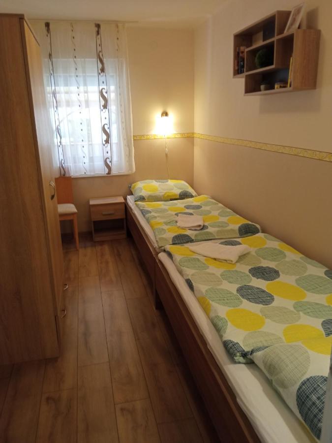 Gyoengyvirag Apartmanhaz Хайдусобосло Экстерьер фото